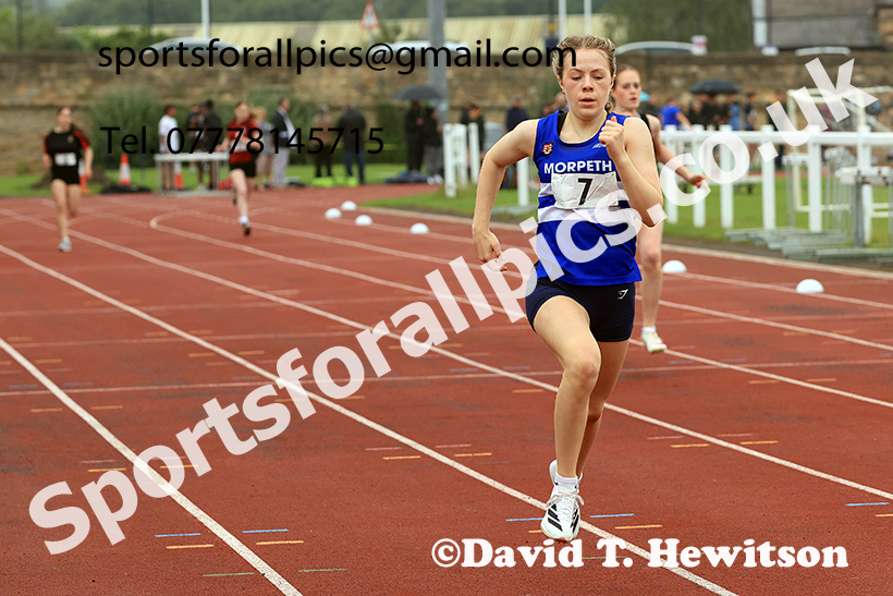 Girls 300 metres, 2025 Northumberland Schools Track and Fields, Wentworth, Hexham. Photo: David T. Hewitson/Sports for All Pics